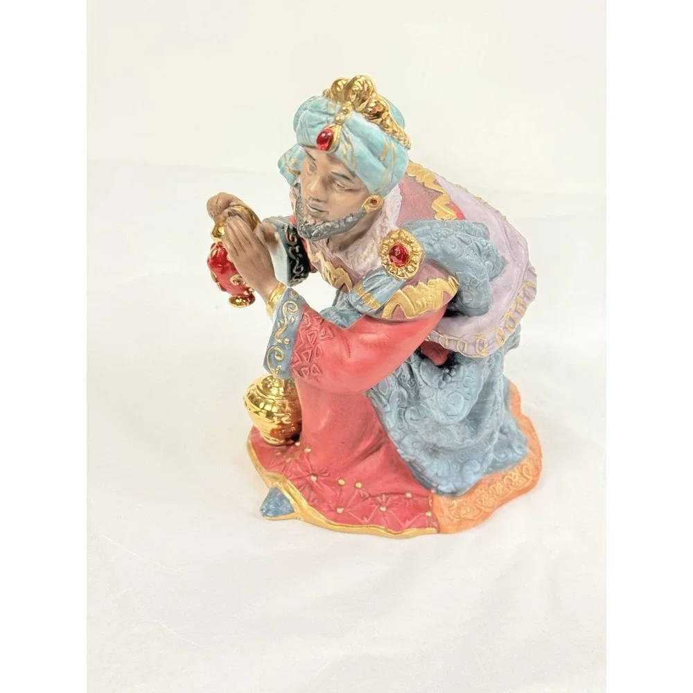 Costco Kirkland Nativity 75177 Replacement Piece Wise Man w Red Urn‎ Kneeling